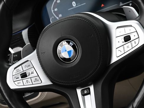 Used 2022 BMW 750i xDrive w/ Executive Package image 29