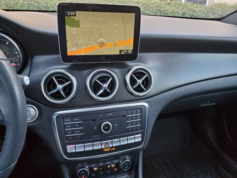 Used 2018 Mercedes-Benz GLA 250 4MATIC image 18