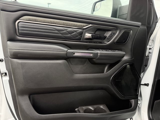 Used 2025 RAM 1500 Limited AWD/4WD image 33