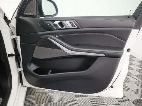Used 2023 BMW X7 xDrive40i w/ Premium Package image 27