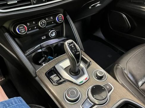 Used 2022 Alfa Romeo Stelvio Ti AWD/4WD image 29