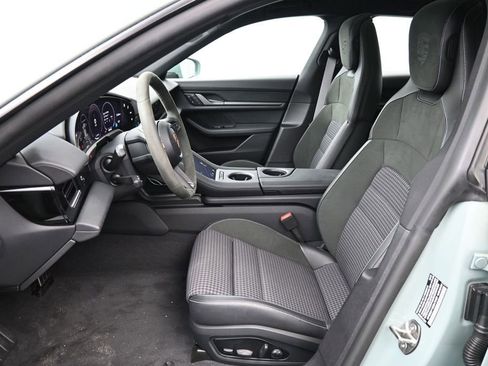 Certified 2025 Porsche Taycan 4S AWD/4WD image 9