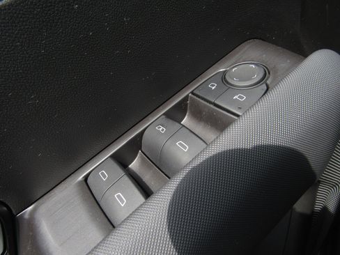 Used 2024 Chevrolet Colorado Z71 w/ Z71 Convenience Package 2 image 22