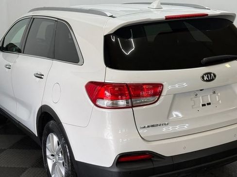 Used 2016 Kia Sorento FWD w/ LX Convenience Package image 12
