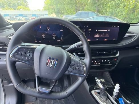 Used 2025 Buick Envista Avenir FWD image 17