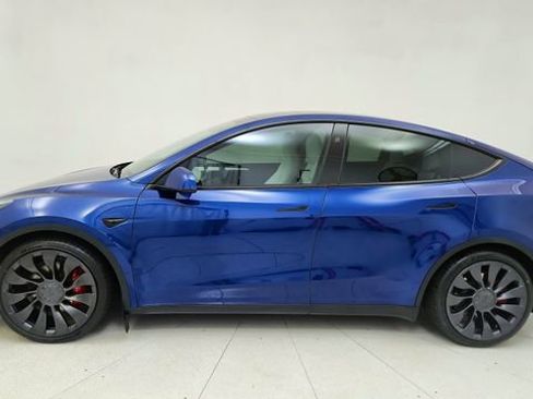 Used 2024 Tesla Model Y Performance AWD/4WD image 10