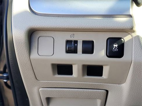 Used 2013 Subaru Crosstrek 2.0i Premium image 14