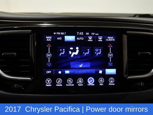 Used 2017 Chrysler Pacifica Touring-L FWD image 21