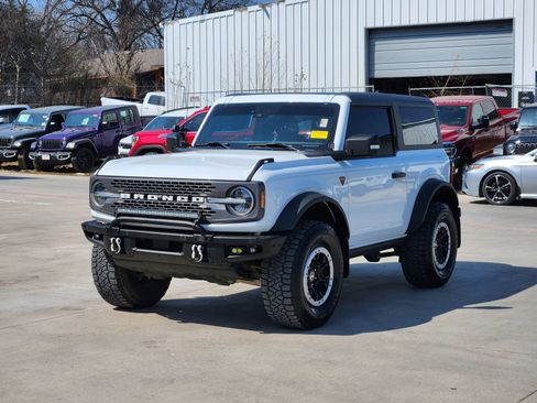 Used 2021 Ford Bronco Badlands image 2