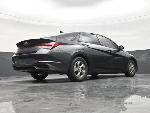 Used 2021 Hyundai Elantra SE FWD image 23