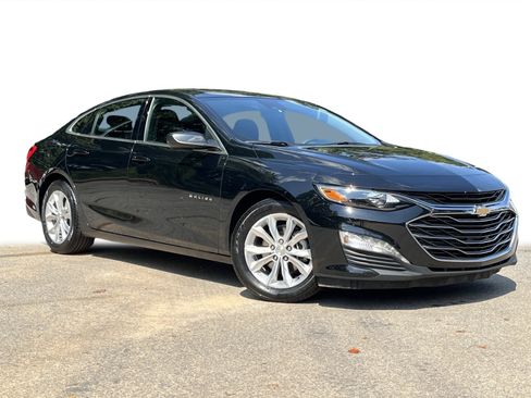 Used 2024 Chevrolet Malibu LT image 2