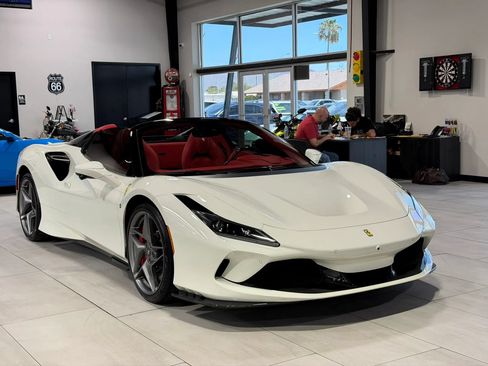 Used 2021 Ferrari F8 Tributo RWD image 26