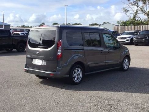 Certified 2017 Ford Transit Connect XLT image 5