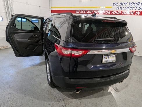 Used 2020 Chevrolet Traverse LT image 13