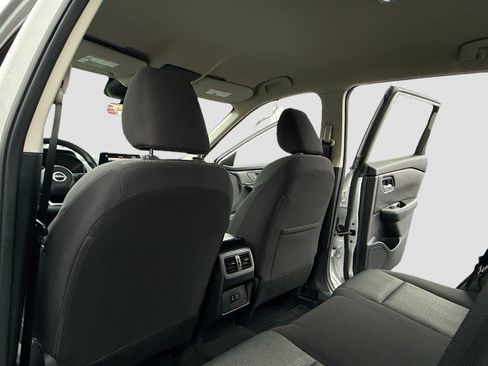 Certified 2024 Nissan Rogue SV image 6