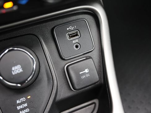 Used 2021 Jeep Compass Latitude w/ Convenience Group image 29