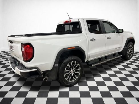 Certified 2025 GMC Canyon Denali image 8