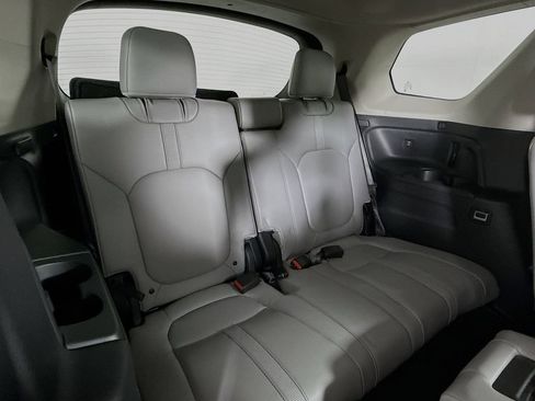 Used 2025 Honda Pilot EX-L image 37