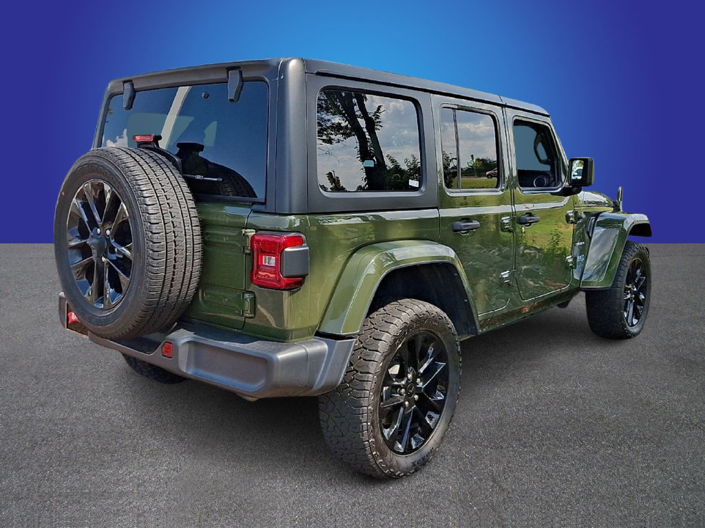 Used 2023 Jeep Wrangler Unlimited Sahara AWD/4WD image 4