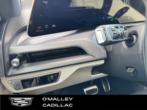 New 2026 Cadillac Vistiq Sport w/ LPO, Floor Liner Package image 18