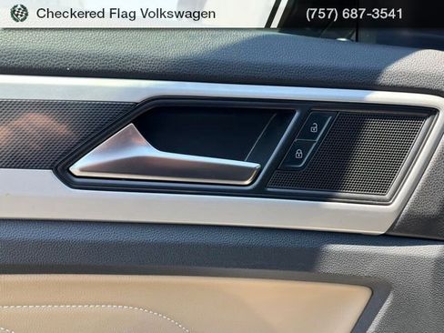 Used 2022 Volkswagen Atlas Cross Sport SE FWD image 14