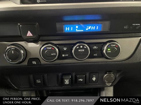 Used 2022 Toyota Tacoma TRD Off-Road image 31