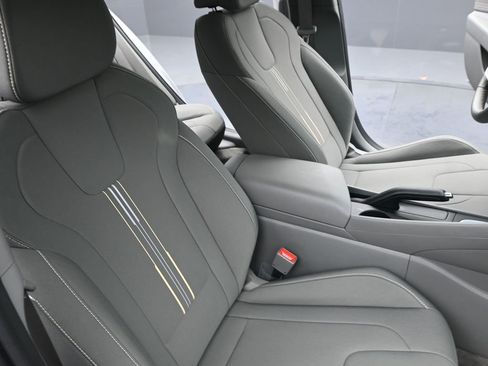 Certified 2025 Hyundai Elantra Sport image 28