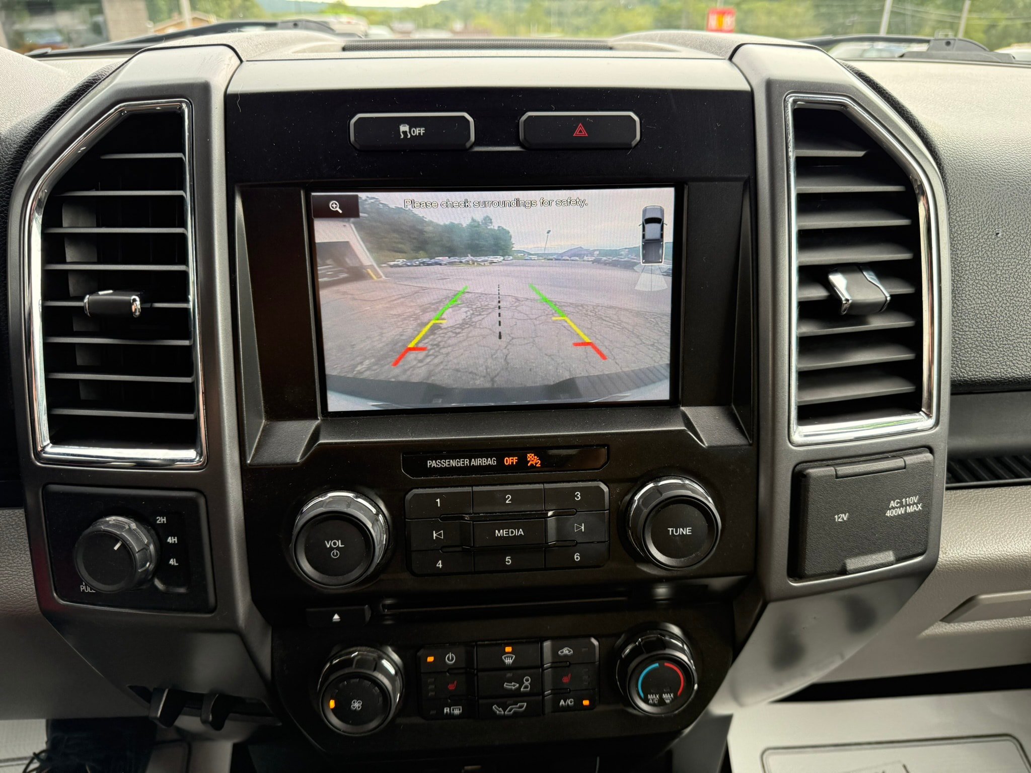 Used 2015 Ford F150 XLT w/ Equipment Group 302A Luxury AWD/4WD image 13