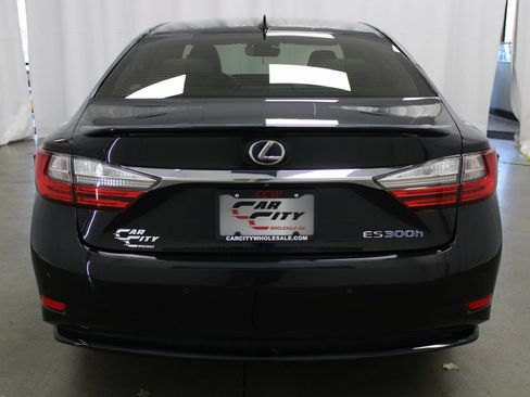 Used 2018 Lexus ES 300h image 6