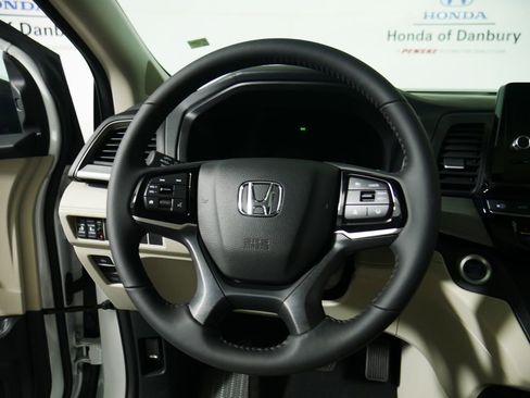 New 2026 Honda Odyssey EX-L image 10