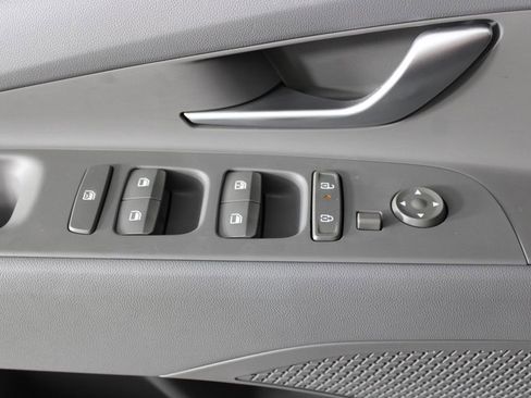 Certified 2025 Hyundai Elantra SEL image 24