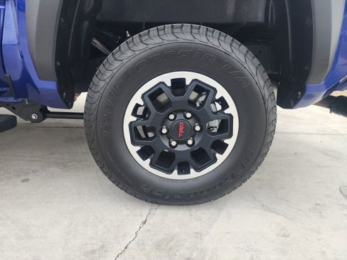 Used 2025 Toyota Tacoma TRD Off-Road image 19