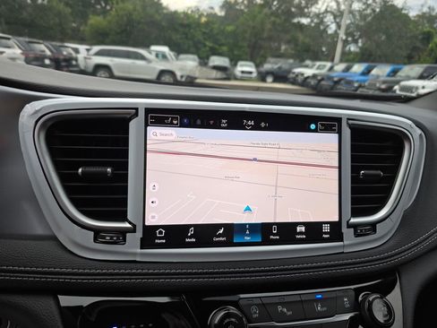 New 2026 Chrysler Pacifica Limited w/ S Appearance Package image 23