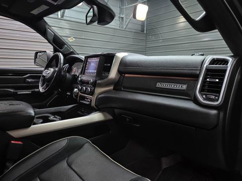 Used 2019 RAM 1500 Laramie w/ Sport Appearance Package AWD/4WD image 15