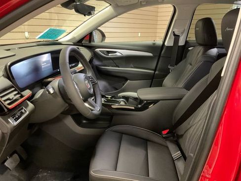 New 2025 Buick Envision Avenir image 9