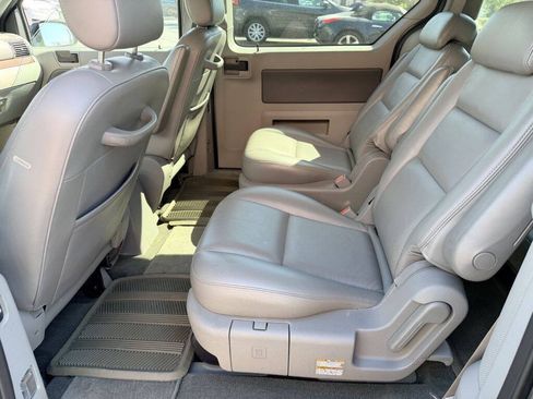 Used 2004 Ford Freestar SEL FWD image 7