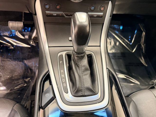 Used 2018 Ford Edge Titanium w/ Equipment Group 301A AWD/4WD image 40