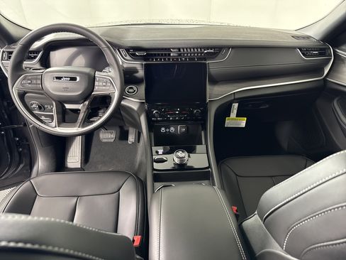 New 2025 Jeep Grand Cherokee Limited image 15