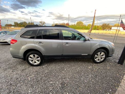 Used 2011 Subaru Outback 3.6R Premium image 7