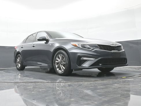 Used 2020 Kia Optima LX image 37