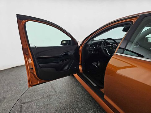 Used 2017 Chevrolet SS image 19