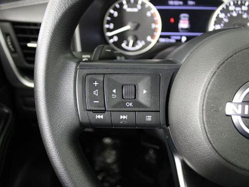 Certified 2024 Nissan Rogue SV FWD image 25