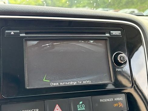 Used 2014 Mitsubishi Outlander SE AWD/4WD image 14