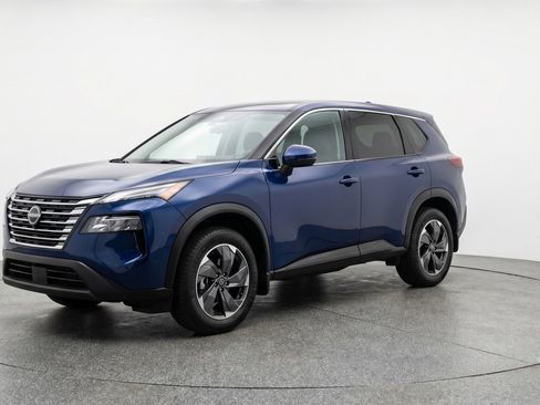 Used 2025 Nissan Rogue SV AWD/4WD image 3