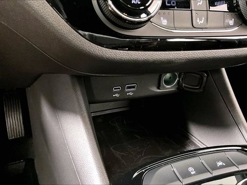 Certified 2024 Buick Envista Sport Touring w/ Convenience I Package FWD image 15
