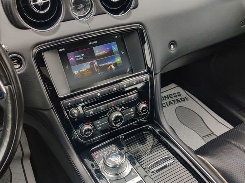 Used 2016 Jaguar XJ image 50
