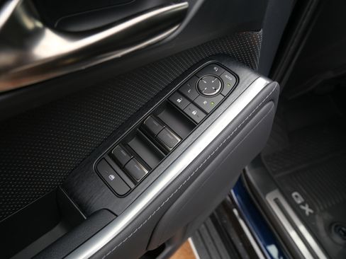 Used 2025 Lexus GX 550 image 19