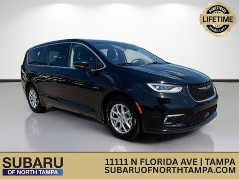 Used 2024 Chrysler Pacifica Touring-L FWD image 1