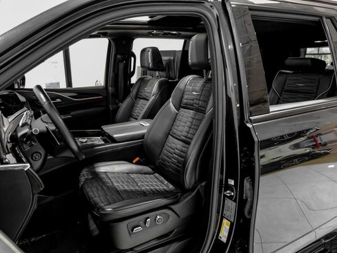 Used 2024 Cadillac Escalade V w/ LPO, ONYX Package image 6