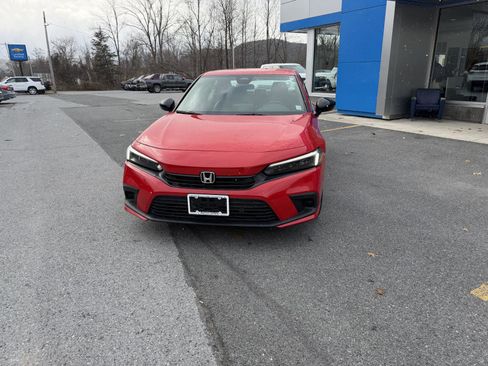 Used 2022 Honda Civic Sport image 2